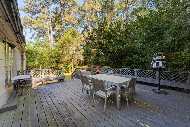 Building Photo - Spacious Briarcliff Woods home!!