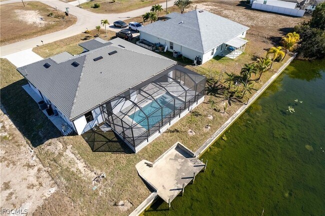 Building Photo - 3318 NE 13th Pl