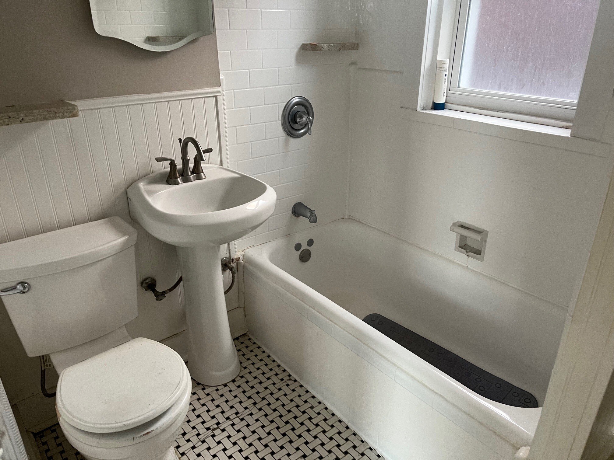 Building Photo - 6320 Berthold Ave