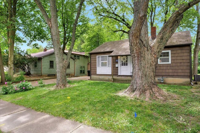 Building Photo - 303 Hessel Blvd