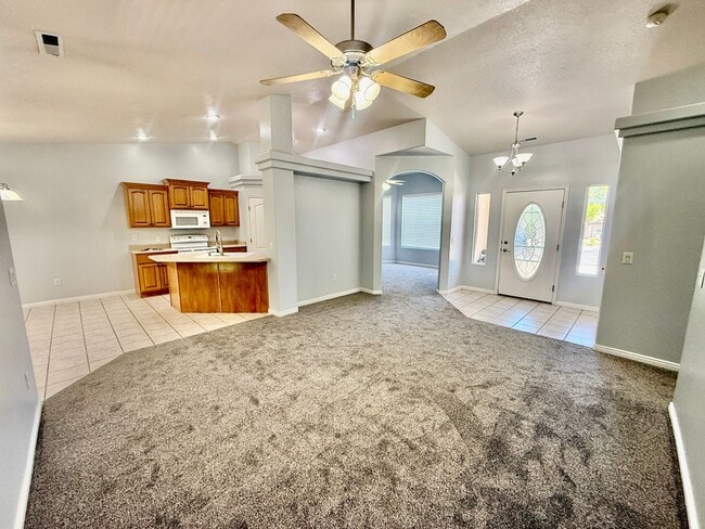 Building Photo - Adorable Home is Mirage Estates at Southgate