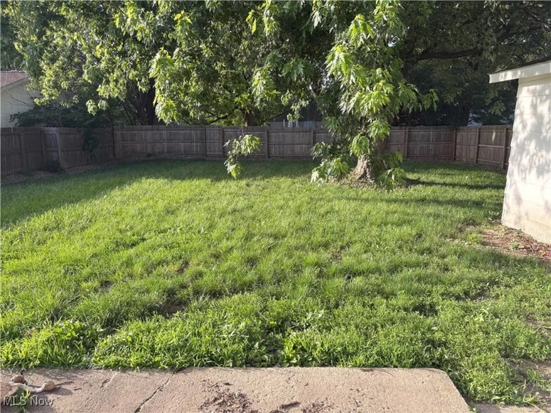 Building Photo - 9513 Edison St NE