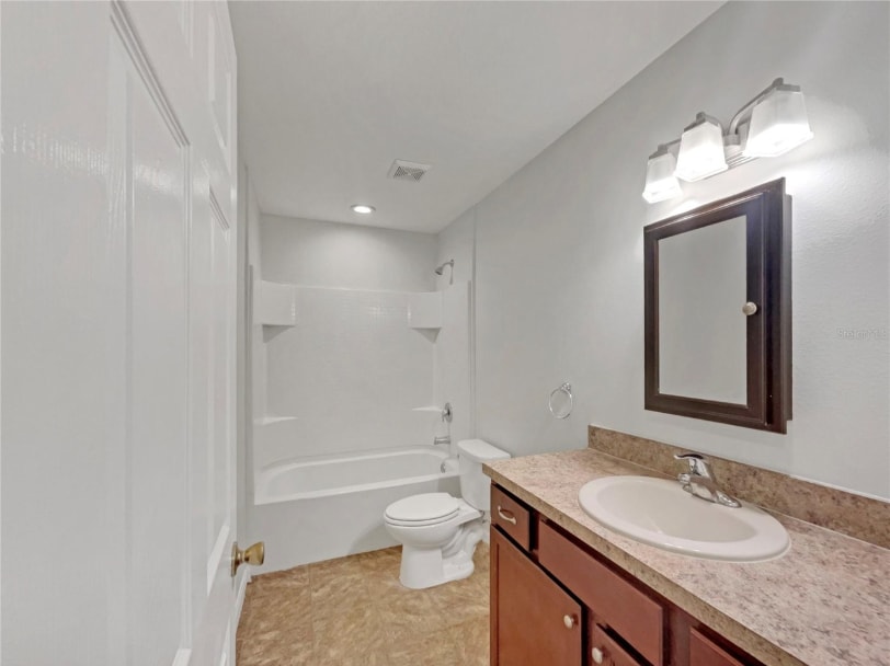 Building Photo - 1304 E Carolina Ave