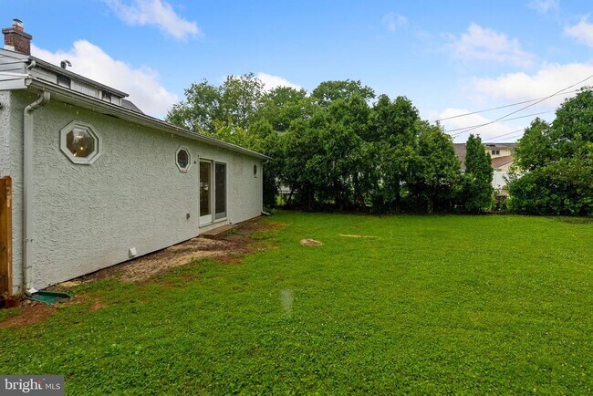 Building Photo - 409 Maiden Ln
