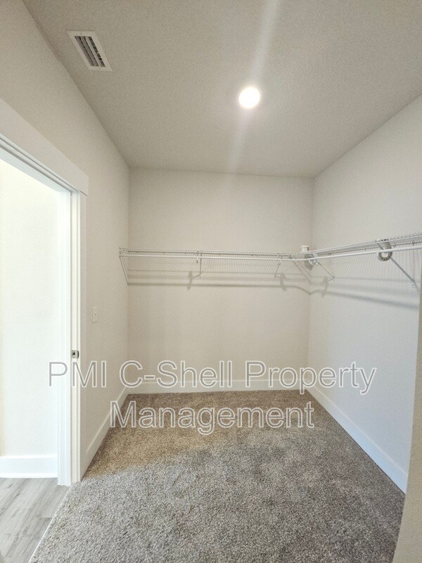 Building Photo - 6047 Twenty One Oaks Dr