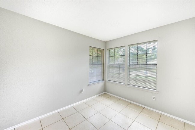Building Photo - 5207 Beaverhill Dr