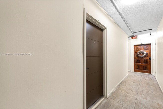 Building Photo - 1800 NW 24th Ave