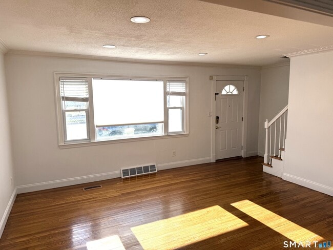 Building Photo - 1584 Madison Ave