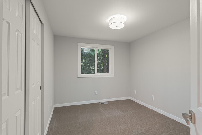 Building Photo - 5727 166th St NW