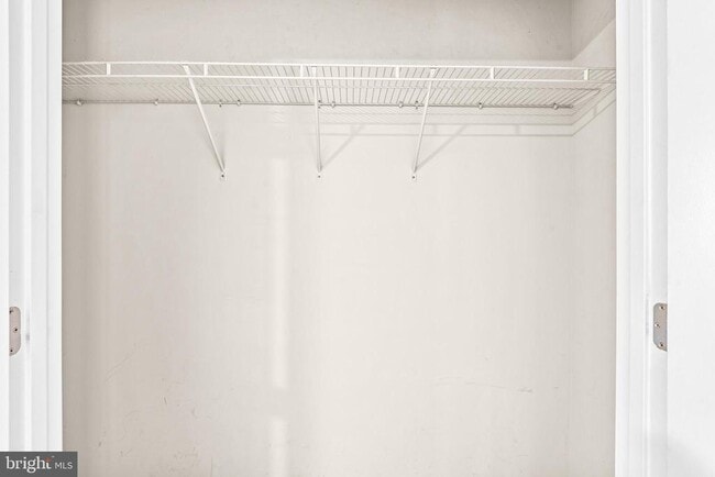 Building Photo - 720 River Crest Way