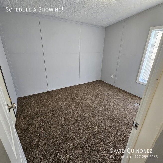 Building Photo - 2737 W Washington Center Rd