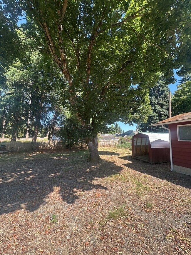 Building Photo - 3 Bedroom 1.5 Bath Ranch in Felida!
