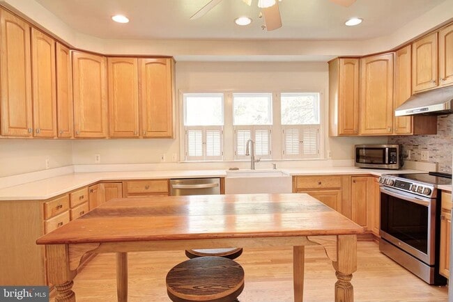 Building Photo - 44 Fulton Ave