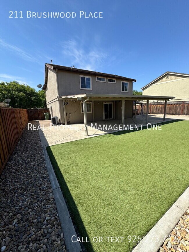 Building Photo - 211 Brushwood Pl