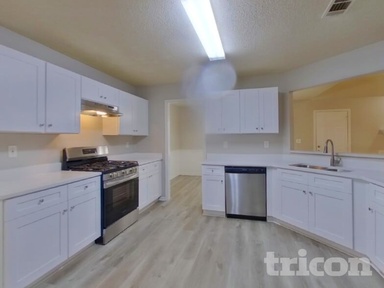 Building Photo - 421 Washington Dr