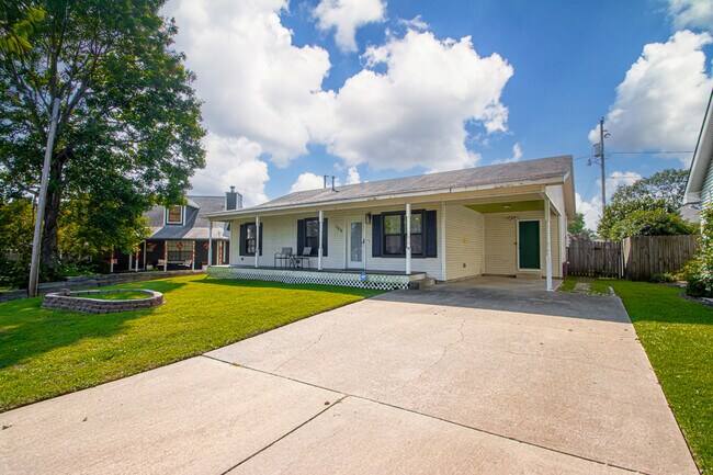 Building Photo - 106 Willow Grove Ct