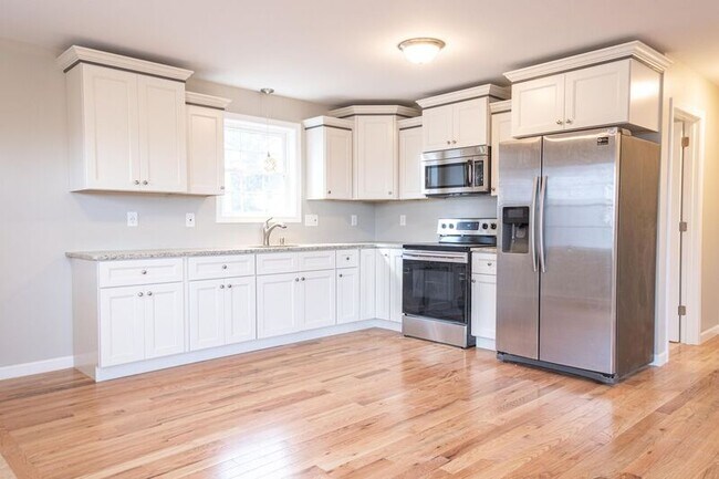 Building Photo - 49 Katharine St