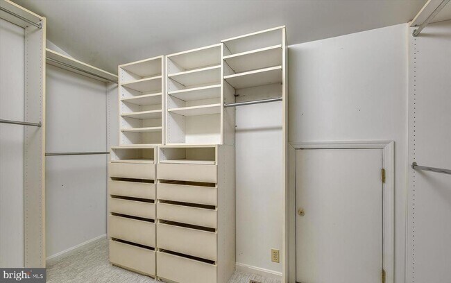 Building Photo - 7212 Grubby Thicket Way