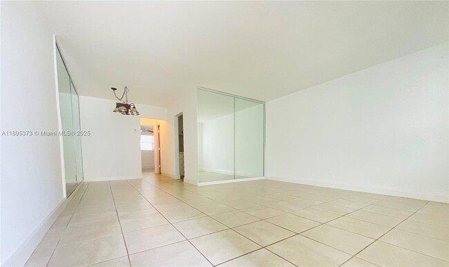Building Photo - 419 Golden Isles Dr