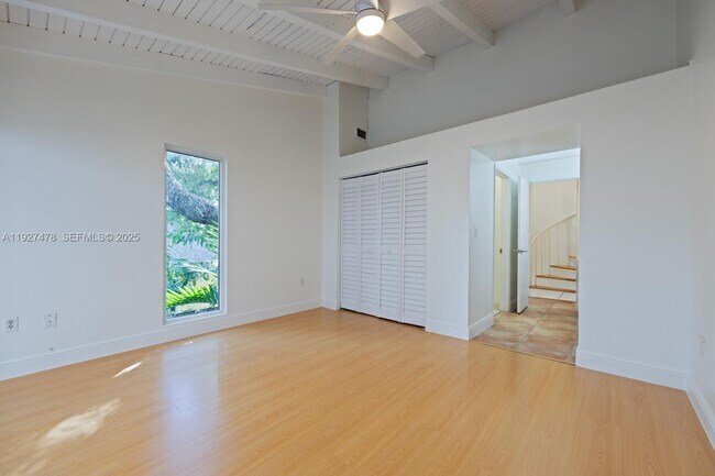 Building Photo - 3028 Center St