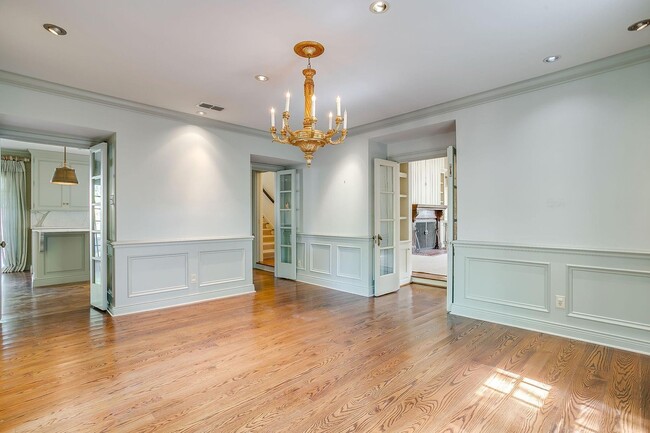 Building Photo - Prime Location- Classic 1936- 3 Bed, 3.5 Bath, Seconds from River Crest Country Club- 76107