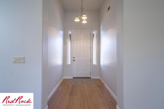 Building Photo - 4 Bedroom in Amber Estates - Newer LVP Flooring throughout home!