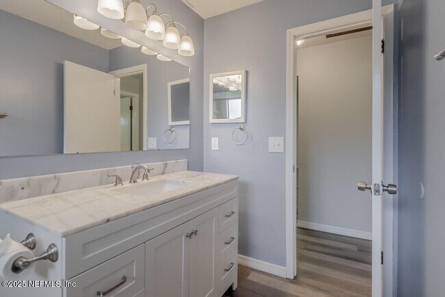 Building Photo - 3331 Ashridge Dr