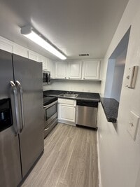 Building Photo - 2533 N Alafaya Trail