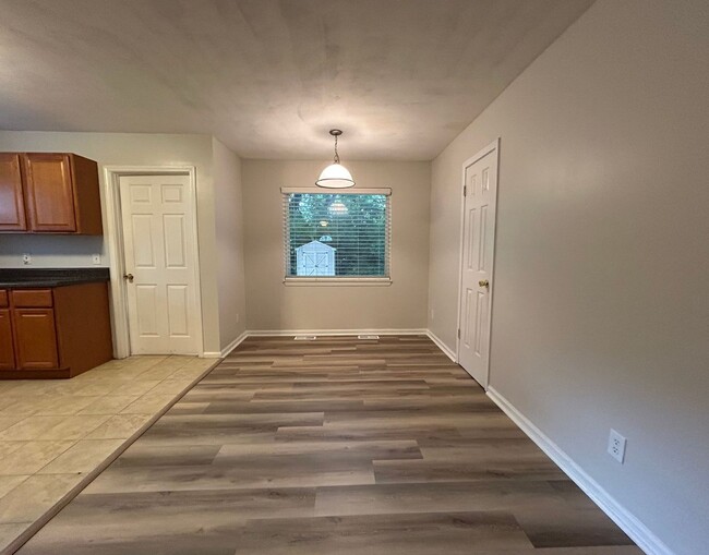 Building Photo - Welcome to this charming ranch-style home in the heart of Churchland "ASK ABOUT OUR ZERO DEPOSIT"