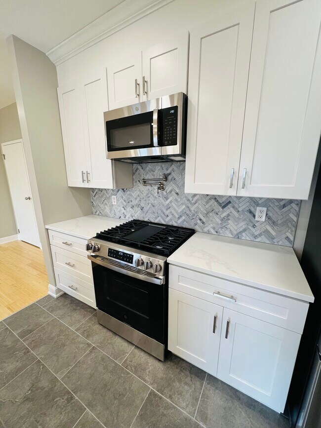 Building Photo - 182 Gay St