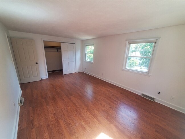 Building Photo - 135 Ashcroft St