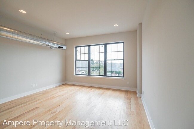 Building Photo - 5015 Warrington Ave