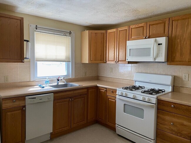 Primary Photo - 460A Highland Ave
