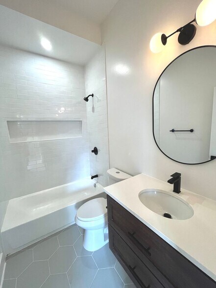 Building Photo - 1802 11th St NW