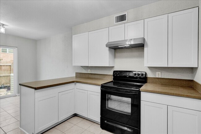Building Photo - 968 Park Meadow Dr