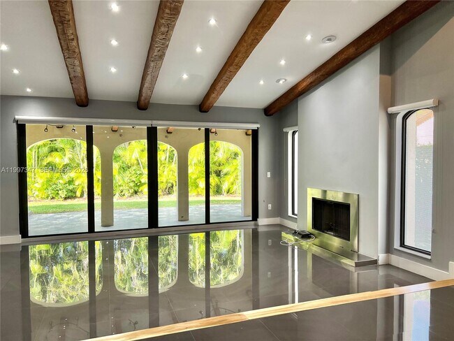 Building Photo - 9331 NW 48th Doral Terrace