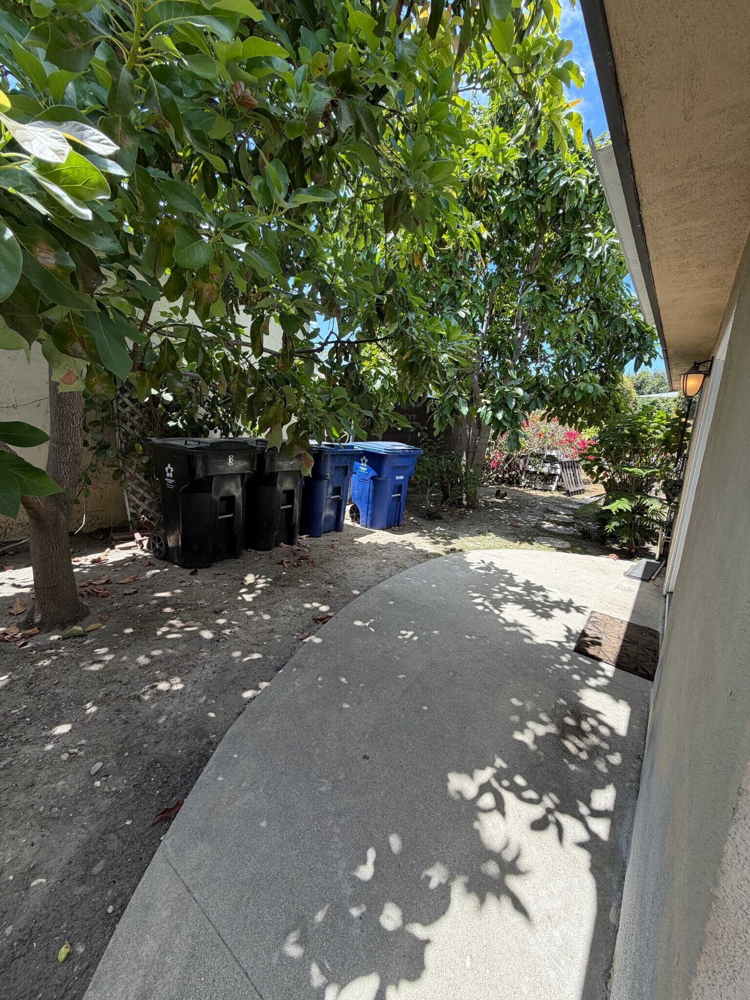 Building Photo - 824 Glenway Dr
