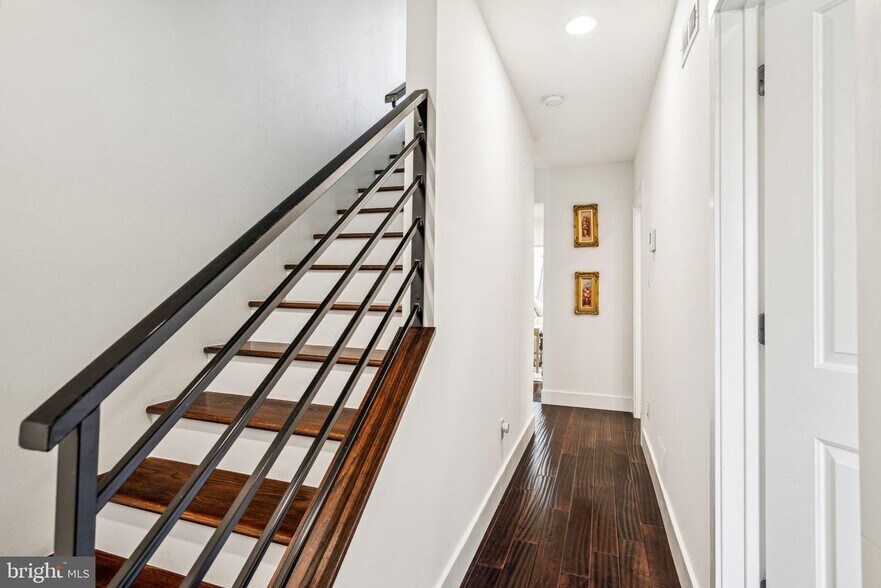 Hallway - 934 N 30th St