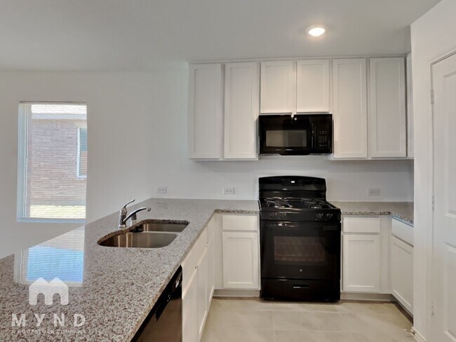 Building Photo - 1837 Lotus St