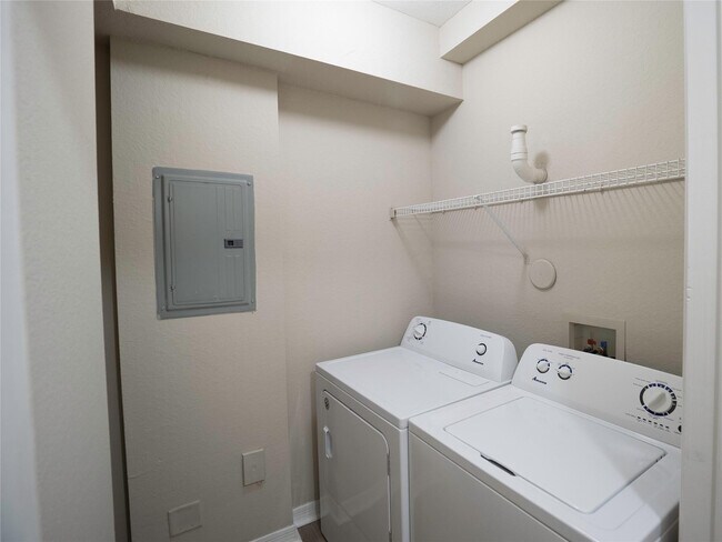 Building Photo - 15085 Michelangelo Blvd