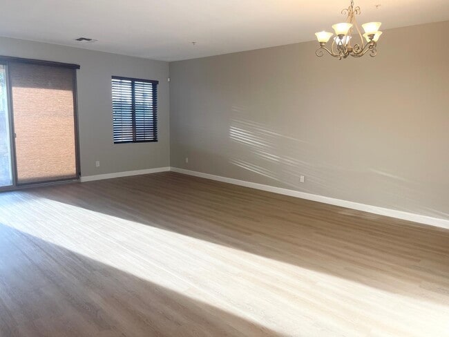 Building Photo - 4700 S Fulton Ranch Blvd