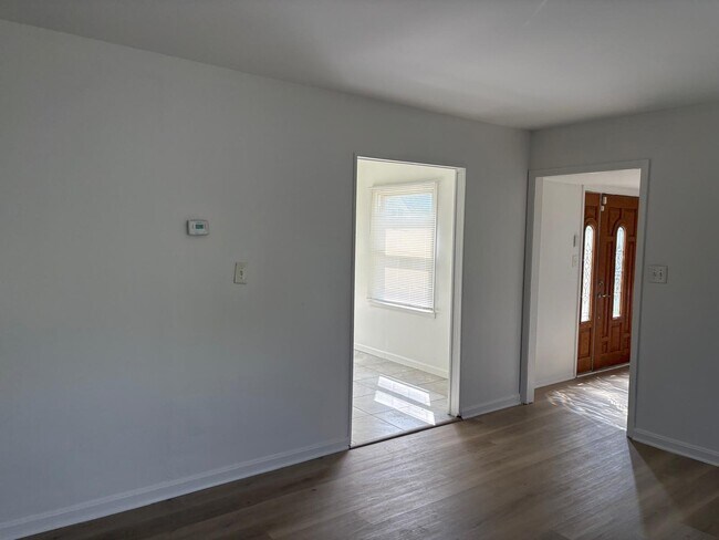 Building Photo - 55 Bloomfield Ln