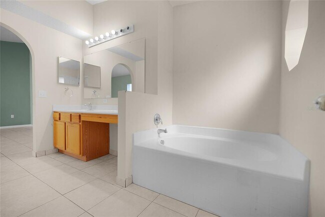 Building Photo - 265 Jocelyn Dr