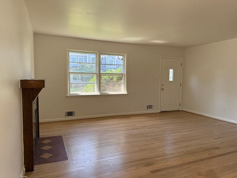 Living Room - 3601 17th St N