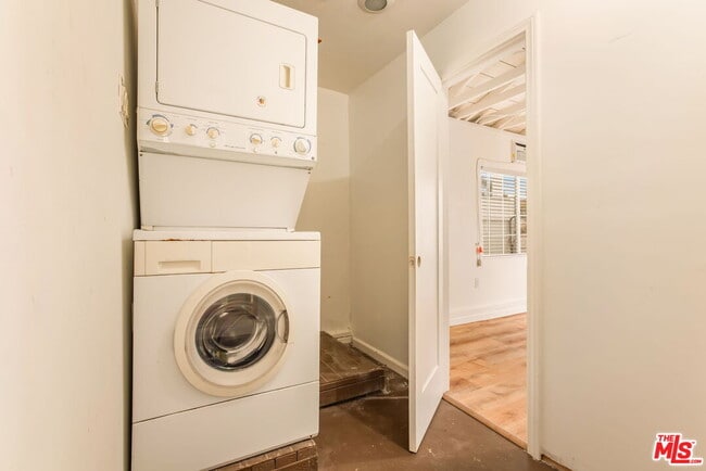 Building Photo - 4332 Alla Rd