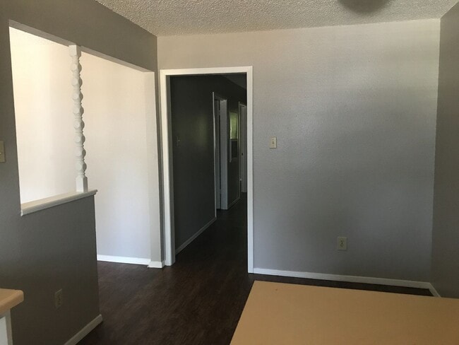 Building Photo - 3/2 Fenced yard PET FRIENDLY PTISD