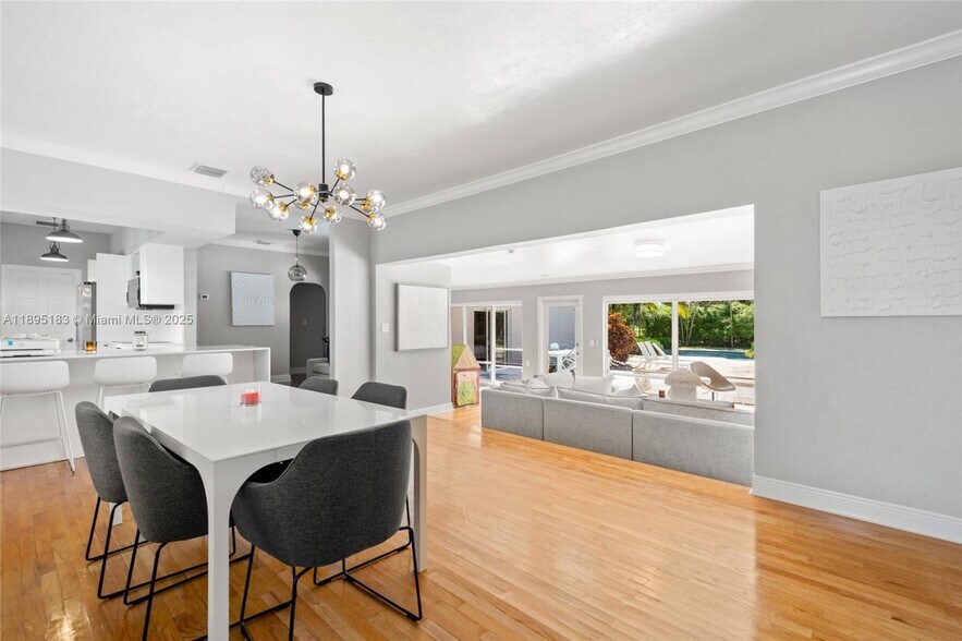 Building Photo - 10626 NE 10th Ct