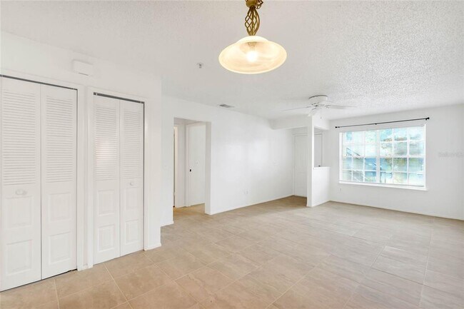 Building Photo - 117 Reserve Cir