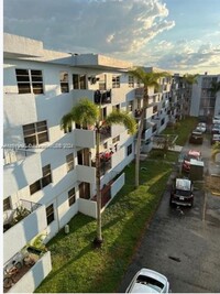 Building Photo - 1221 SW 122nd Ave