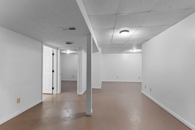 Building Photo - Spacious House in Cape Girardeau, Alma Schrader School District